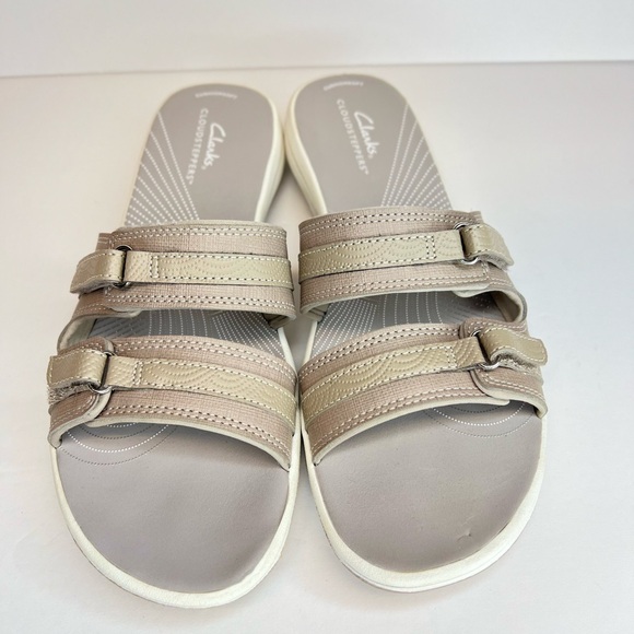 Clarks Cloudsteppers Women's Breeze Piper Slides 27772 Sz 9M Lt. Grey/White Nice - Picture 8 of 11